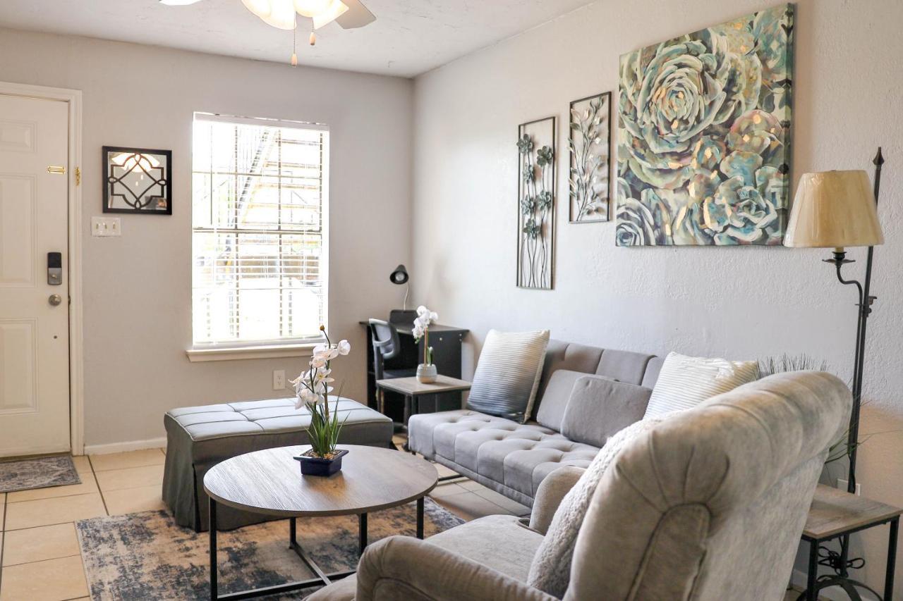 Congeniality And Comfort. All The Essentials With Class, 2 Nights? 2 Weeks? Stay, Relax, Work, Or Go Out For Fun. Arlington Exterior foto